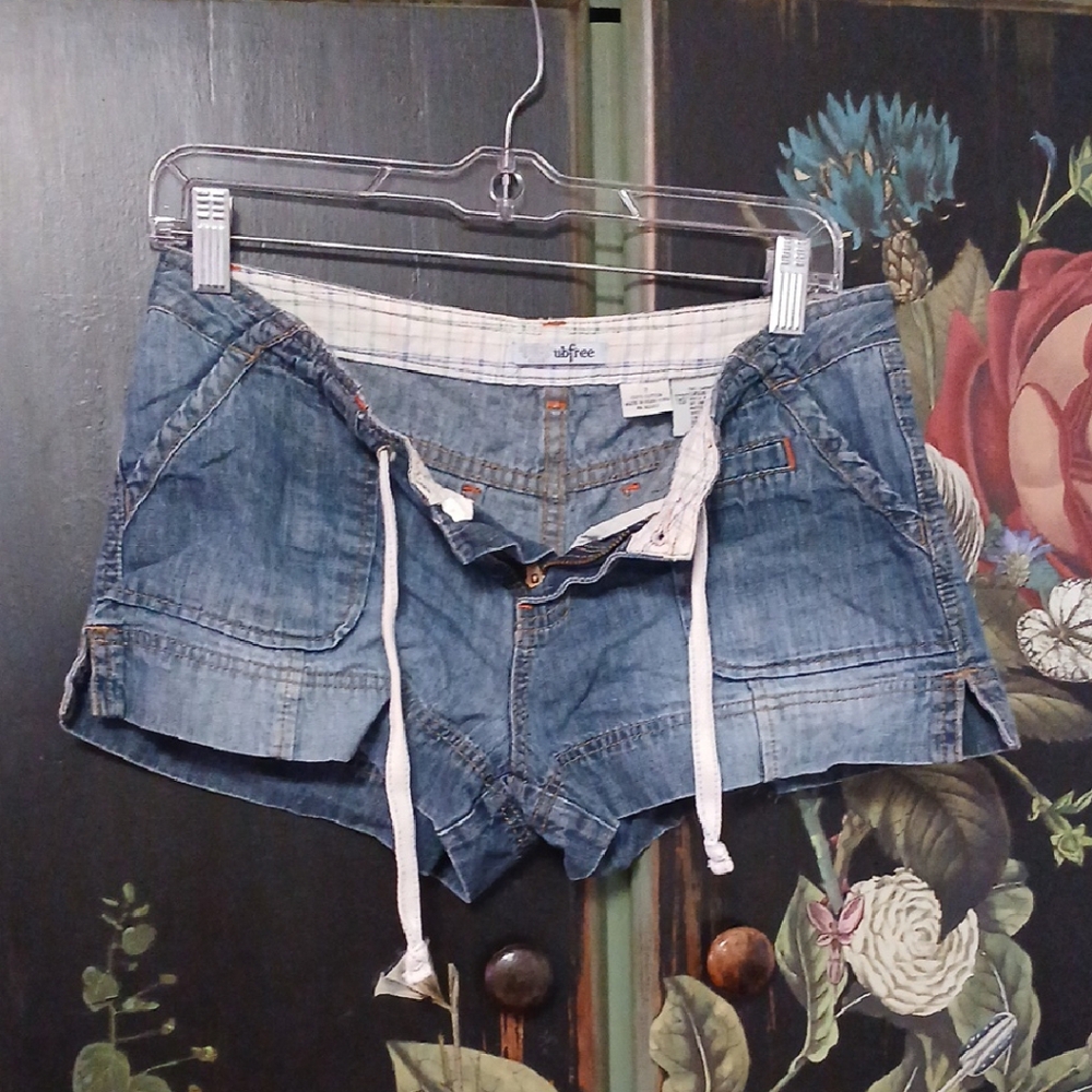 Casual Blue Jean Shorts with Distressed Style